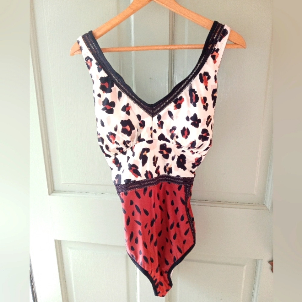 Allure One piece Swimsuit 👙